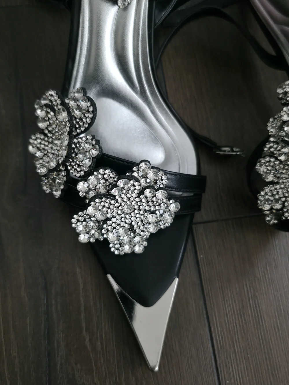 AZALEA WANG Njema Flower Embellished Stiletto Heel
